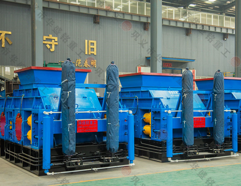  老砂廠更換一臺(tái)時(shí)產(chǎn)100噸全液壓雙輥制砂機(jī)多少錢？