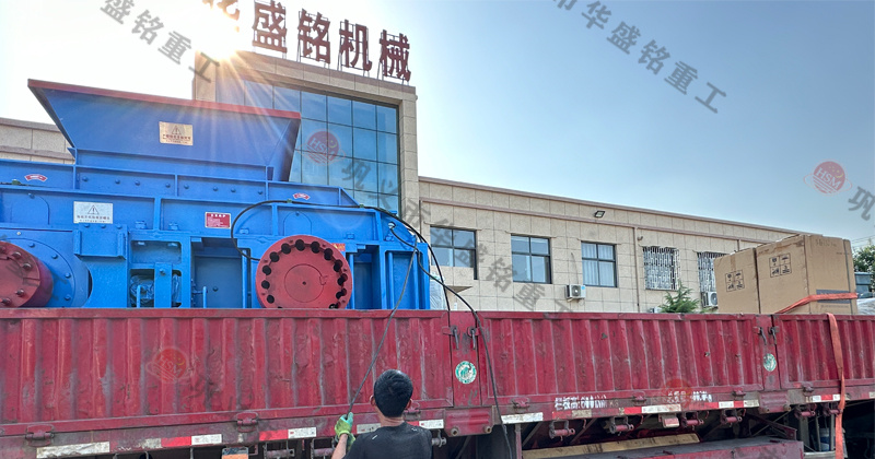 鐵礦石液壓對(duì)輥破碎機(jī)的維護(hù)成本如何？工作原理是什么？