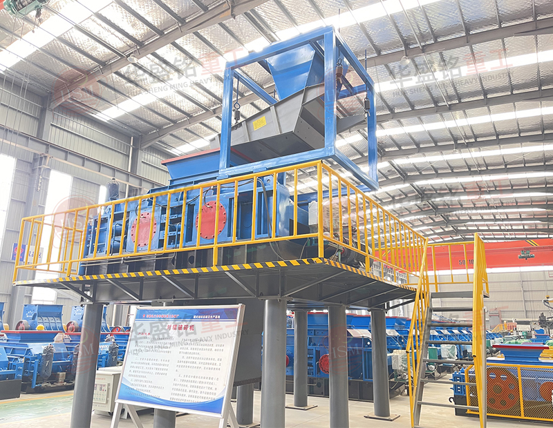 時產(chǎn)300噸雙輥制砂機怎么樣？石灰石制砂用什么設(shè)備？