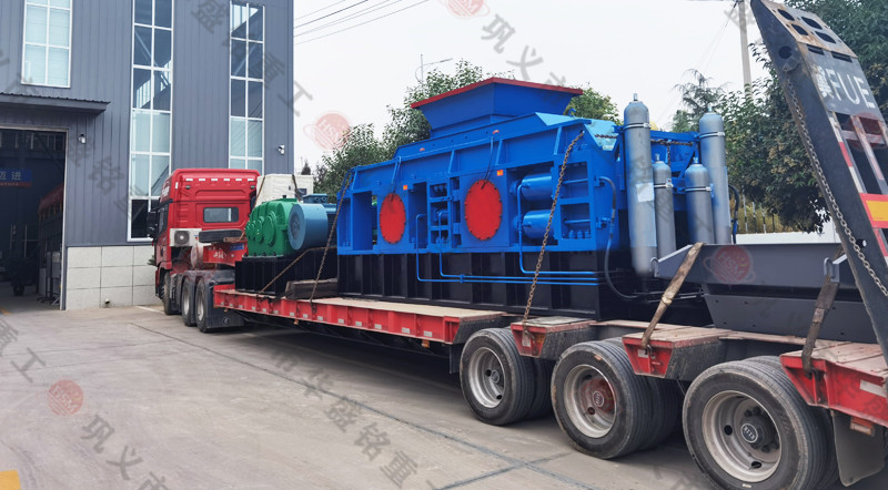 時產300噸對輥破碎機發(fā)往甘肅