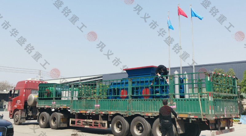 江蘇對(duì)輥制砂機(jī)發(fā)貨現(xiàn)場